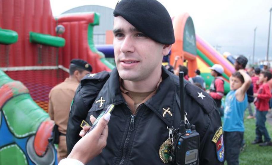 Asp. Dal Lago - comandante UPS Tatuquara Dia das crianças é comemorado com festa em todas as UPSs da capital