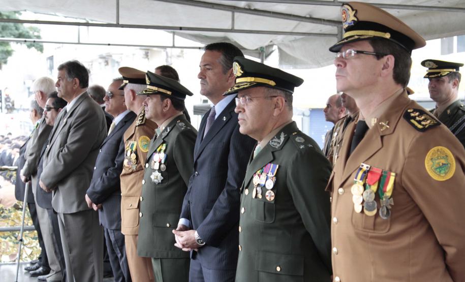 Polícias do Paraná comemoram Dia de Tiradentes