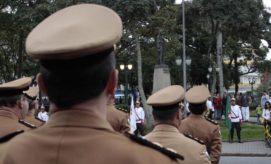Polícias do Paraná comemoram Dia de Tiradentes