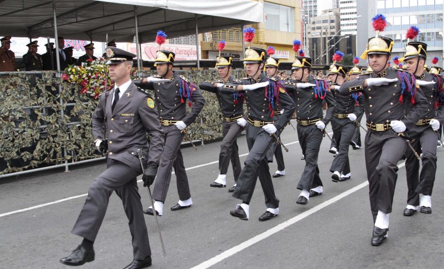 Polícias do Paraná comemoram Dia de Tiradentes