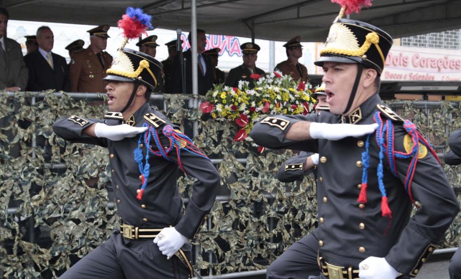 Polícias do Paraná comemoram Dia de Tiradentes
