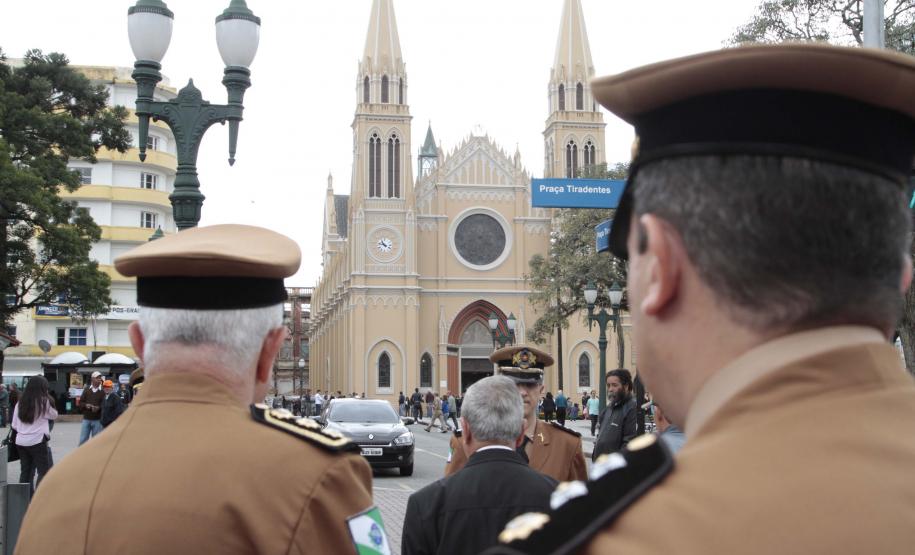 Polícias do Paraná comemoram Dia de Tiradentes
