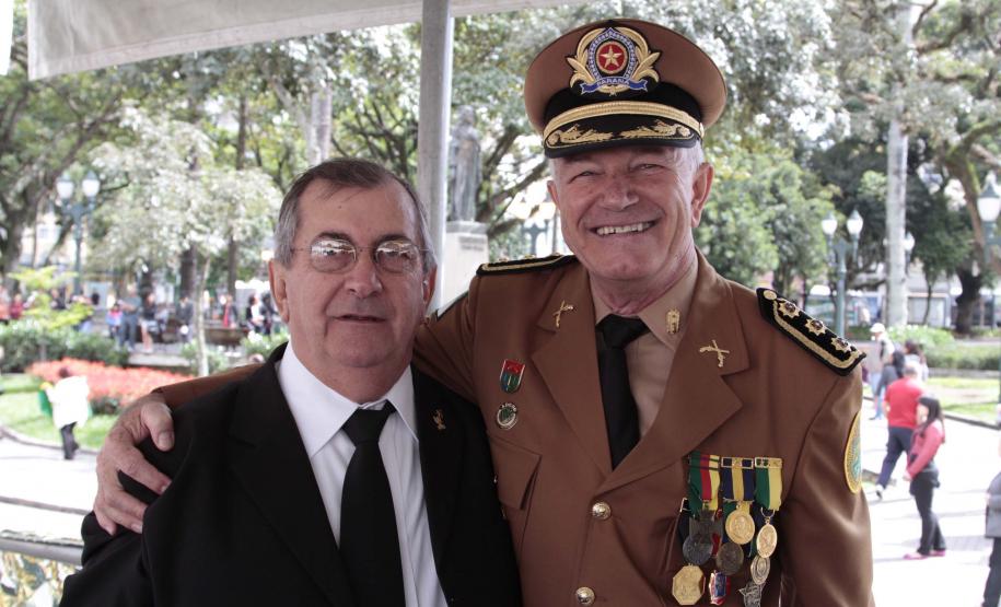 Polícias do Paraná comemoram Dia de Tiradentes