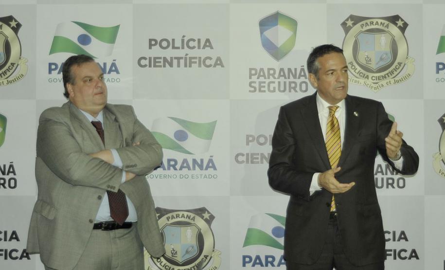 Começam as obras para construção do novo prédio do IML de Curitiba Diretor do IML/PR e o Secretário da Segurança Pública Cid Vasques