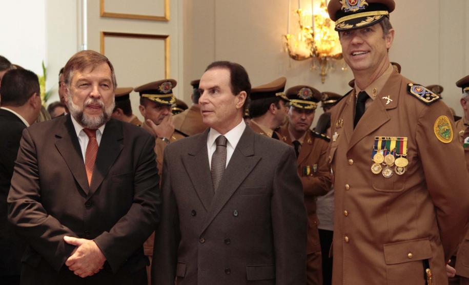 Lei que garante aos PMs mais antigos 50% das vagas no Quadro Especial de Oficiais é assinada no Dia do Patrono da corporação